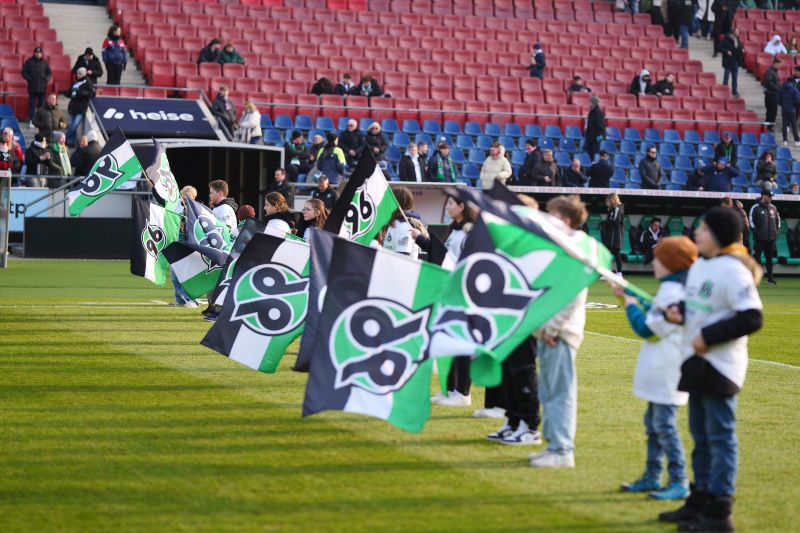 67b446ab734e86.24053295_2025 96 Fahnen.jpg