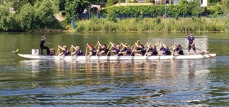 685d8433e405a6.31792190_2025 Drachenbot Team Wasser.jpg